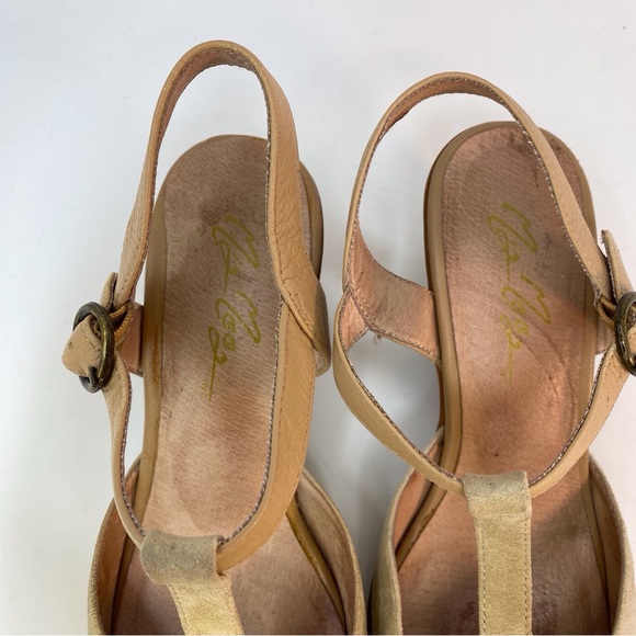 Miz Mooz Beige Leather Monette T Strap Pumps High Heel Shoes Size 8 Womens Pom - Picture 9 of 14